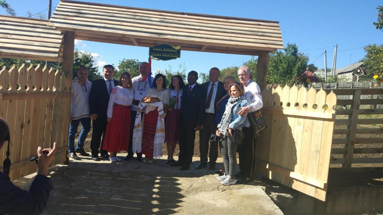 Pensiunea Turistica "Casa Rustica" Villa Chiscareni Dış mekan fotoğraf